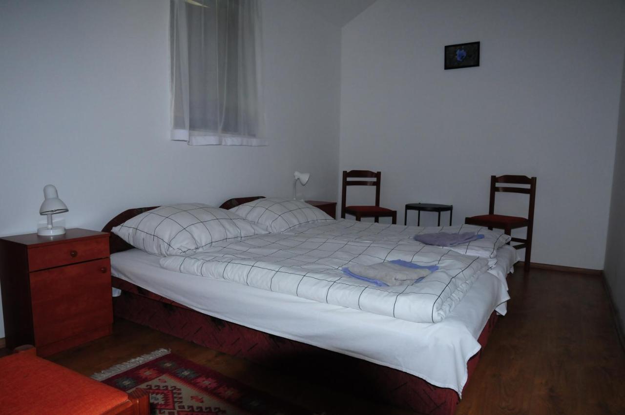 Beppe Vendeghaz Guest House Abaliget ภายนอก รูปภาพ