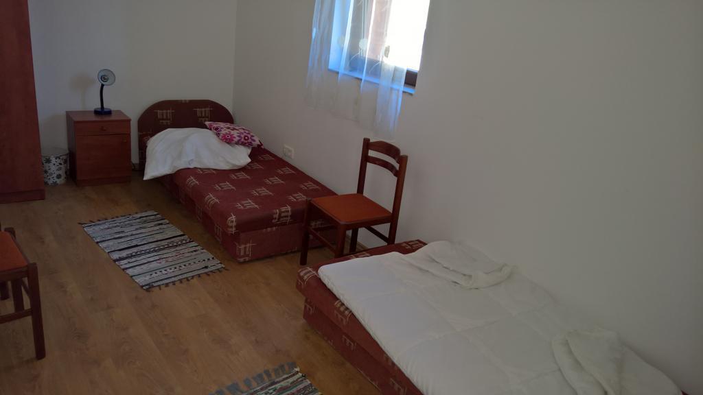 Beppe Vendeghaz Guest House Abaliget ภายนอก รูปภาพ